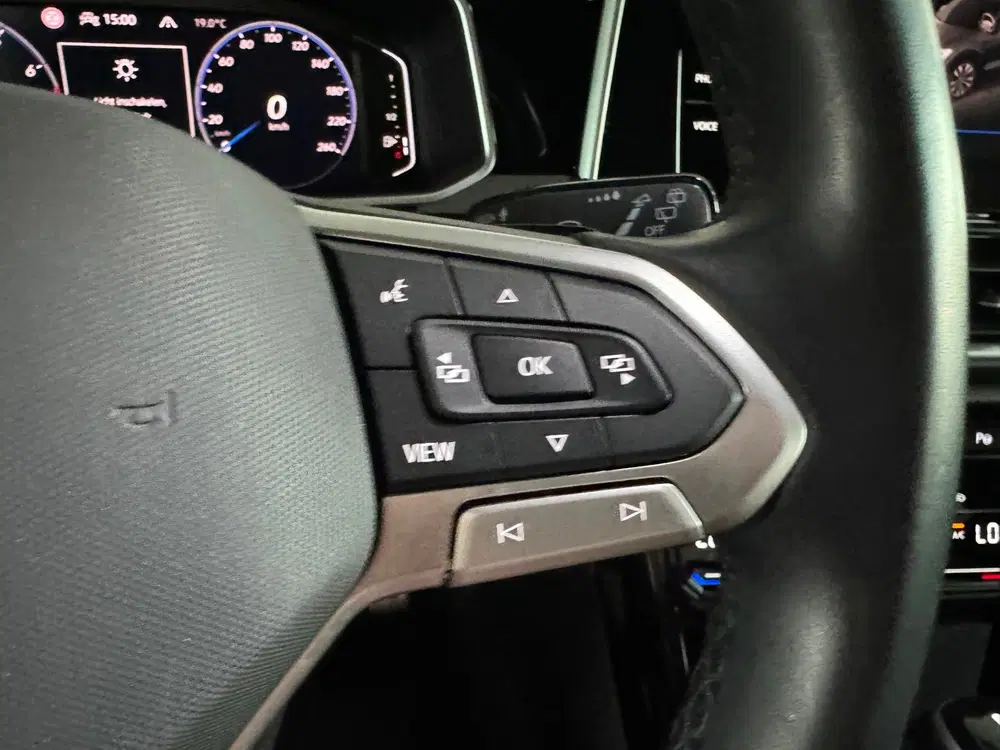 Volkswagen T-Roc 1.5 TSI Life Keyless uit 2024, foto 13
