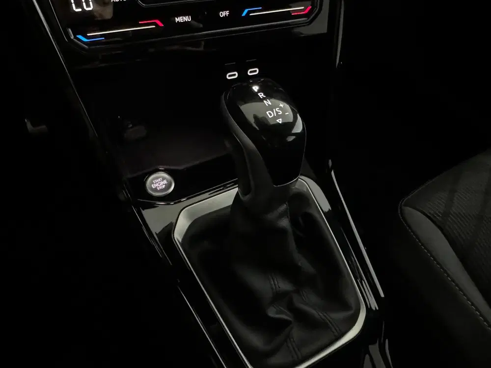 Volkswagen T-Roc 1.5 TSI Life Keyless uit 2024, foto 15