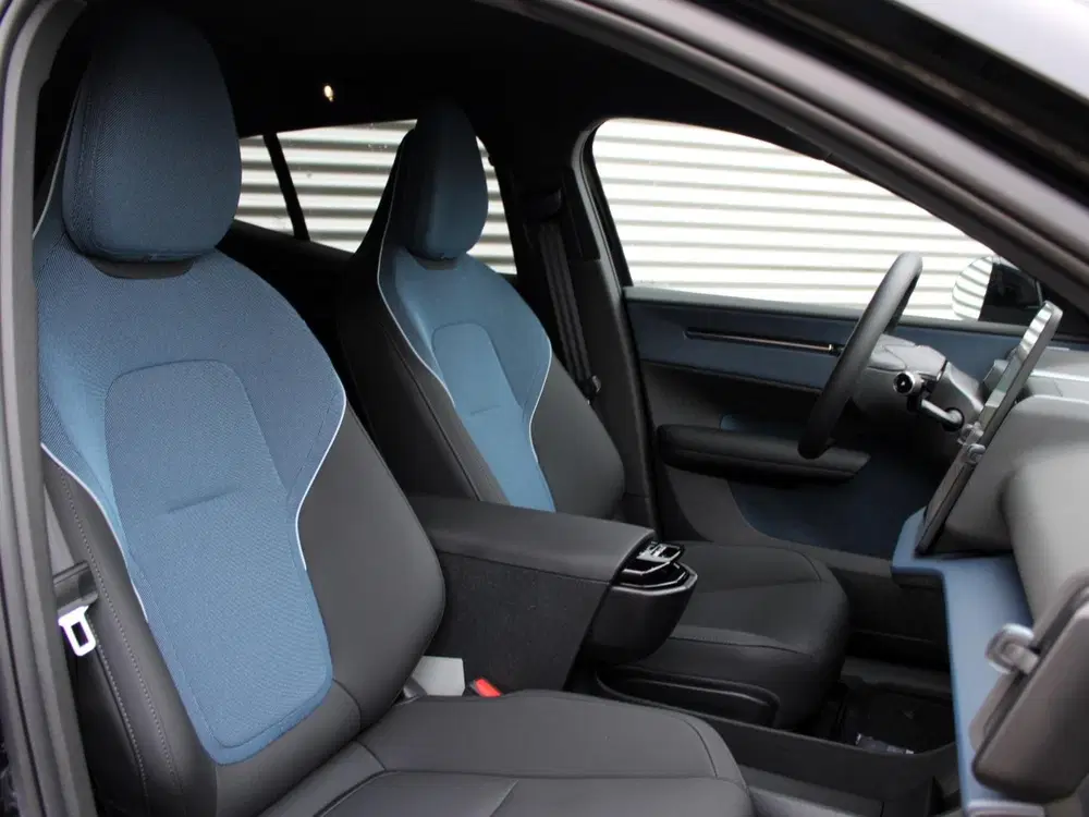 Volvo EX30 Single Motor Extended Range Plus Europa Bl uit 2026, foto 13