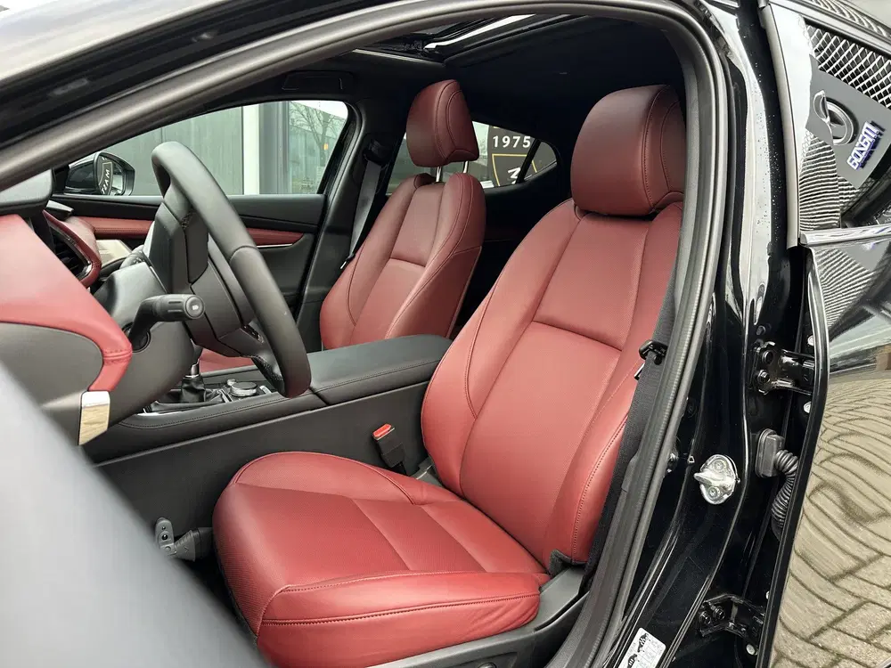 Mazda 3 2.0 e-SkyActiv-X M Hybrid 186 Takumi uit 2025, foto 10