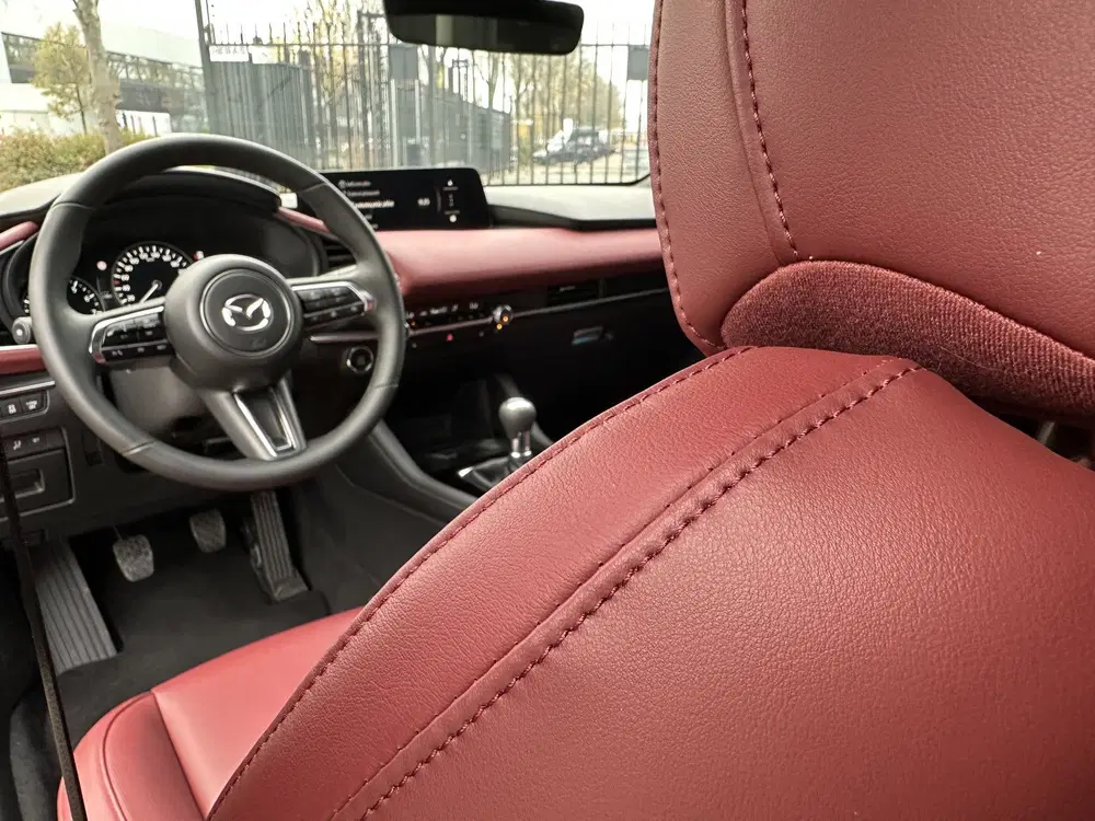 Mazda 3 2.0 e-SkyActiv-X M Hybrid 186 Takumi uit 2025, foto 13