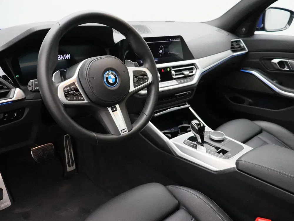 BMW 3-serie Sedan 320e High Executive uit 2022, foto 9