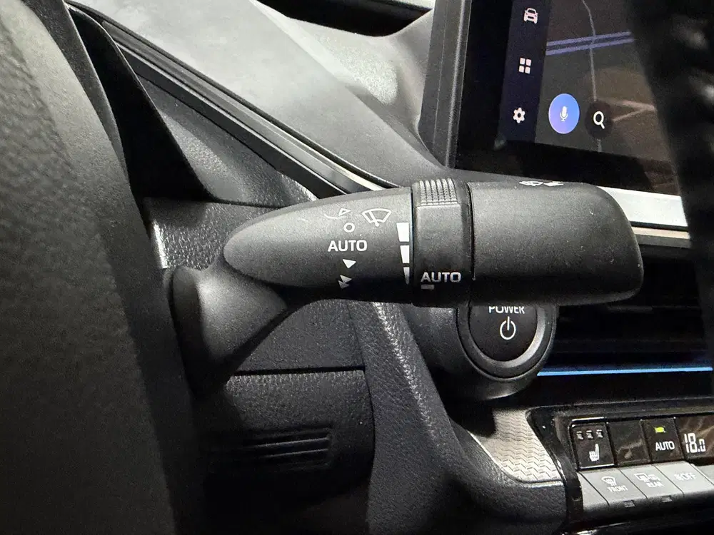 Toyota Prius 2.0 Plug-in Executive Panoramadak uit 2024, foto 13