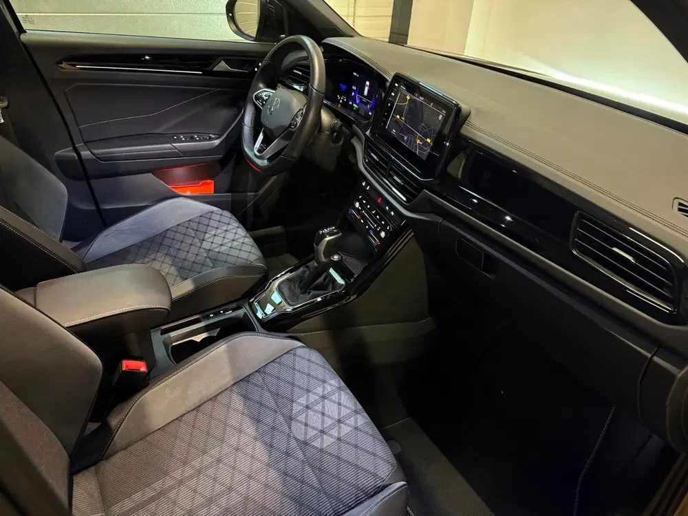 Volkswagen T-Roc 1.5 TSI R-Line Business+ uit 2022, foto 12