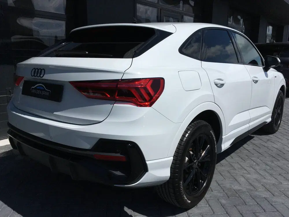 Audi Q3 45 TFSI e S-line Black Edition (bj 2022) uit 2022, foto 3