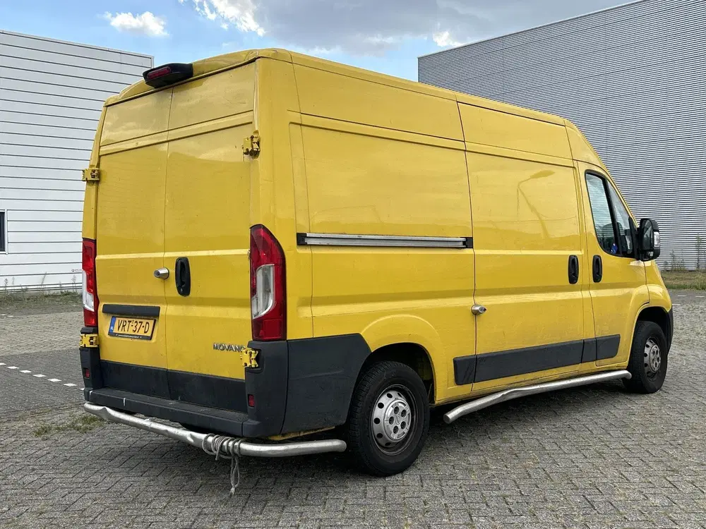 Opel Movano 2.2D 120 L2H2 Edition uit 2022, foto 2