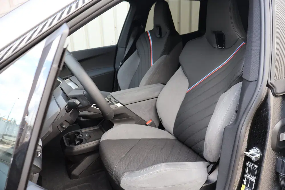 BMW iX xDrive45 M Sport uit 2026, foto 4