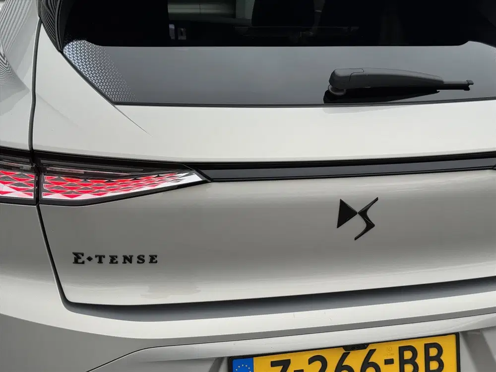 DS Automobiles DS 4 DS DS 4 1.6 E-Tense 225pk Aut Performance uit 2024, foto 10