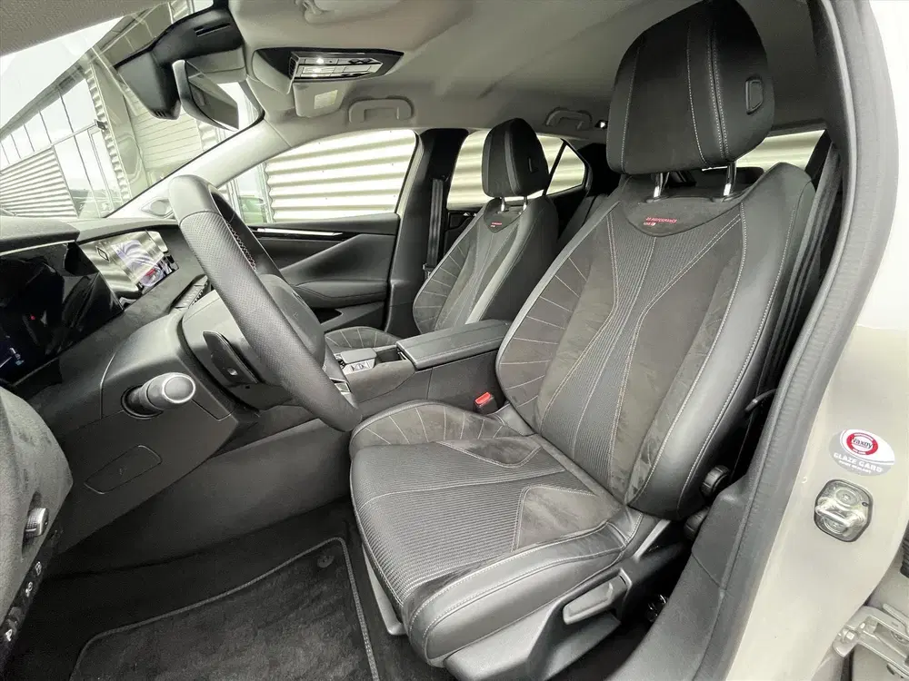 DS Automobiles DS 4 DS DS 4 1.6 E-Tense 225pk Aut Performance uit 2024, foto 12