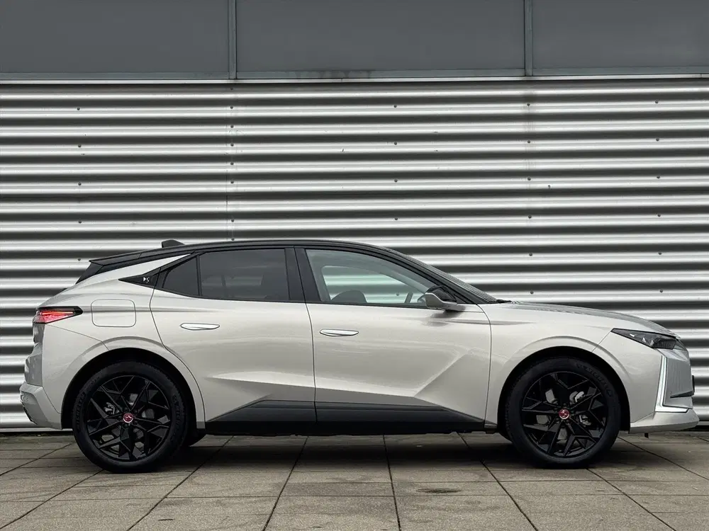 DS Automobiles DS 4 DS DS 4 1.6 E-Tense 225pk Aut Performance uit 2024, foto 4