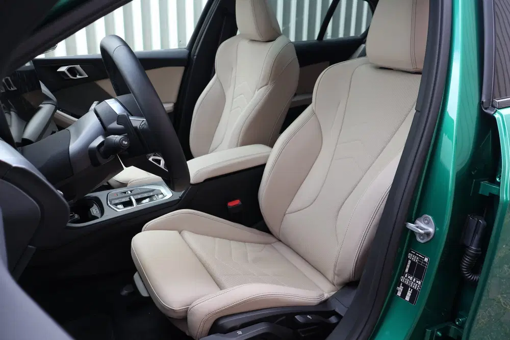 BMW 1-serie 120 M Sport Automaat uit 2026, foto 4