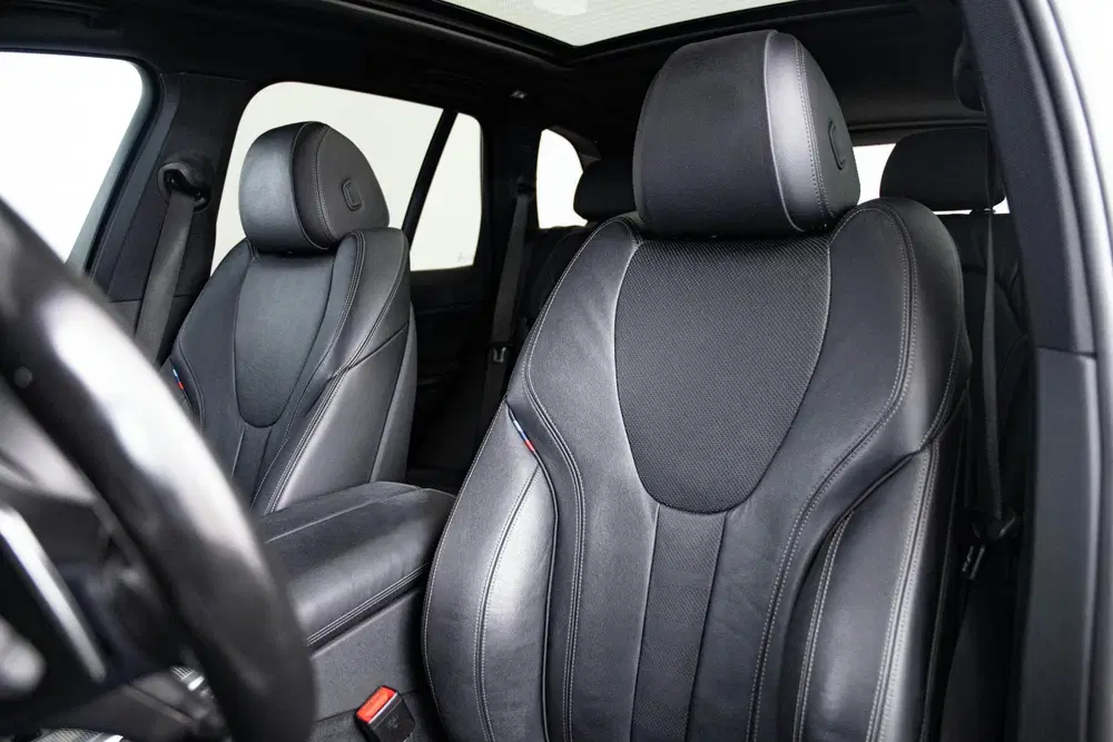 BMW X5 xDrive30d High Executive M-sport uit 2019, foto 4