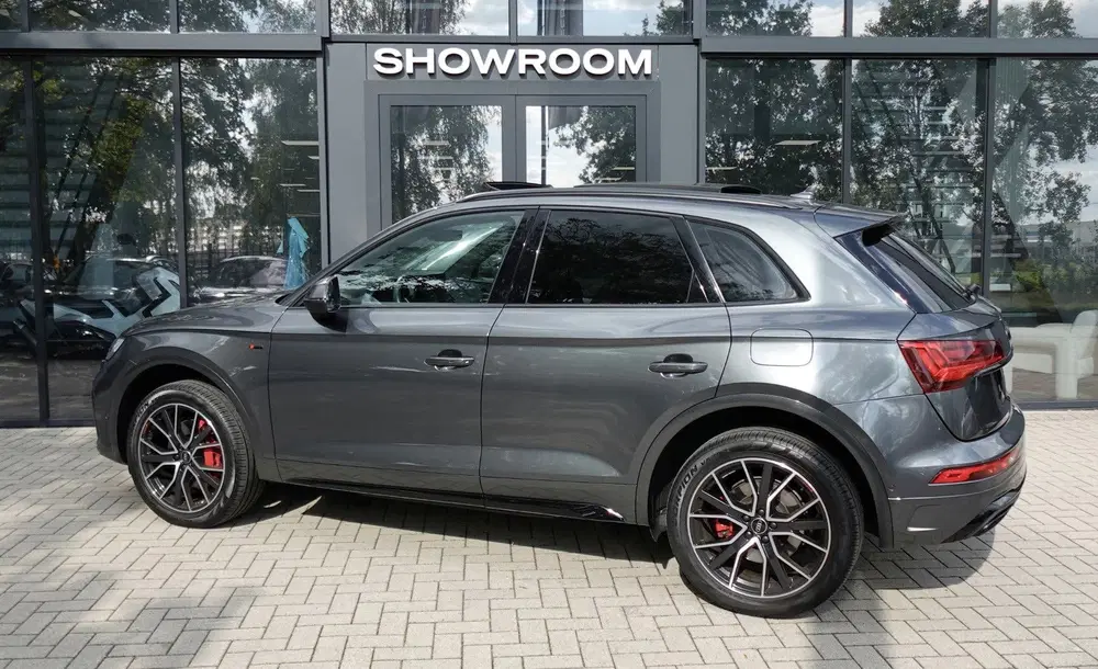 Audi Q5 50 TFSI e S edition PANO 360 KEYLESS uit 2022, foto 2