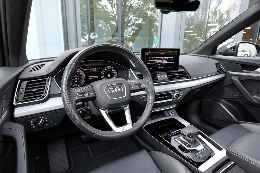 Audi Q5 50 TFSI e S edition PANO 360 KEYLESS uit 2022, foto 4