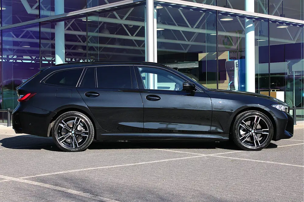 BMW 3-serie 330e M Sport Automaat uit 2025, foto 12