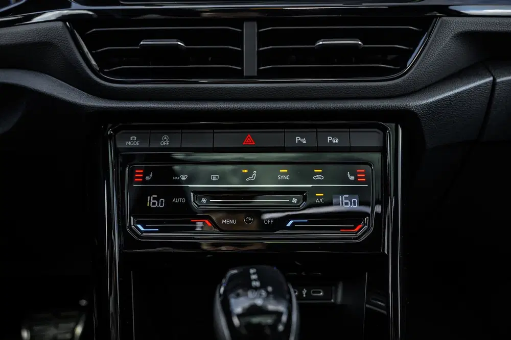Volkswagen T-Roc 1.5 TSI R-Line Pano uit 2023, foto 14