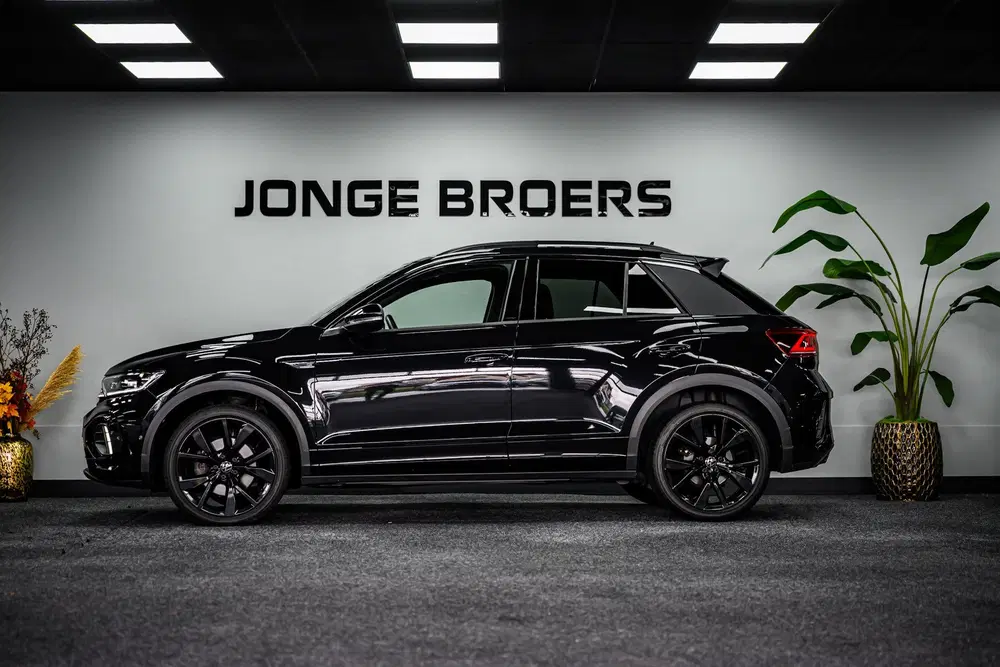 Volkswagen T-Roc 1.5 TSI R-Line Pano uit 2023, foto 2