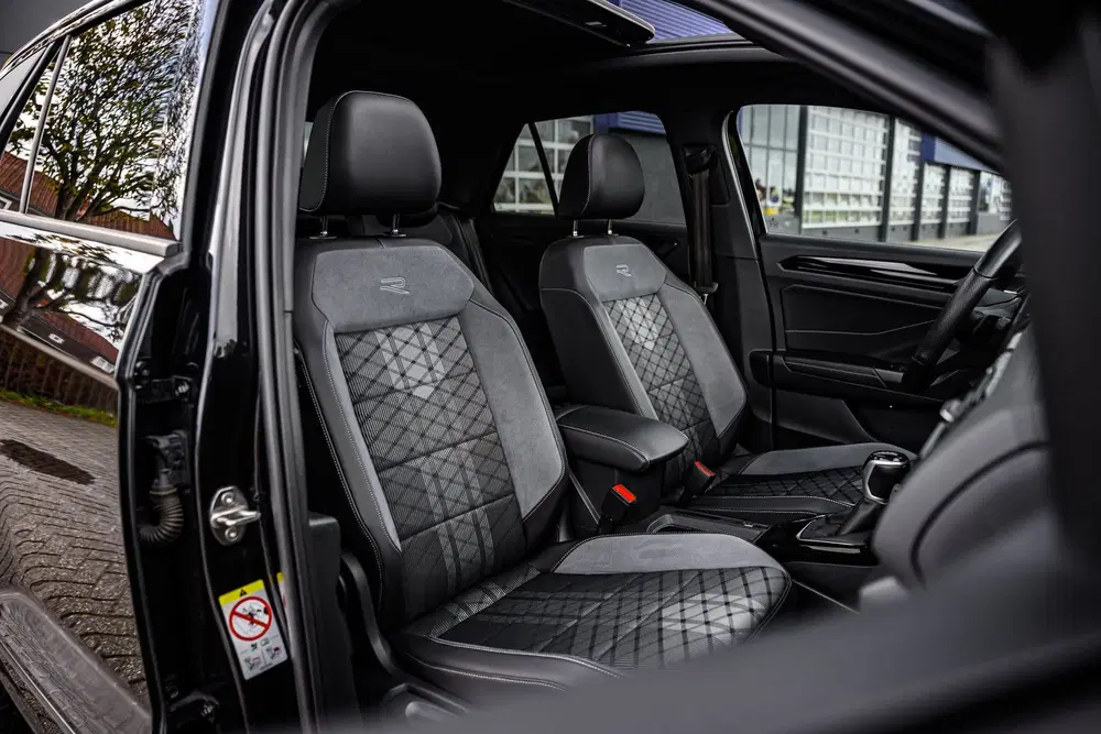 Volkswagen T-Roc 1.5 TSI R-Line Pano uit 2023, foto 5