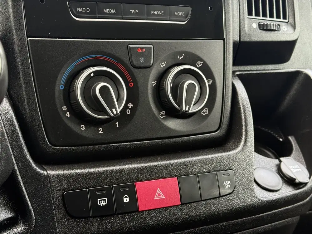 Peugeot Boxer 2.0 BlueHDI 131 PK EURO 6 uit 2019, foto 13