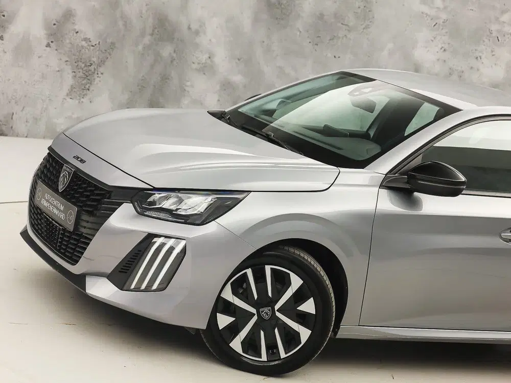 Peugeot 208 1.2 Hybrid Allure Sport Style Automaat (AP uit 2025, foto 12