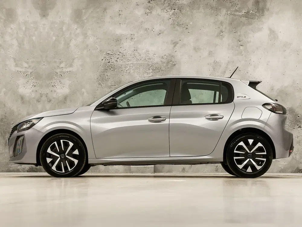 Peugeot 208 1.2 Hybrid Allure Sport Style Automaat (AP uit 2025, foto 2