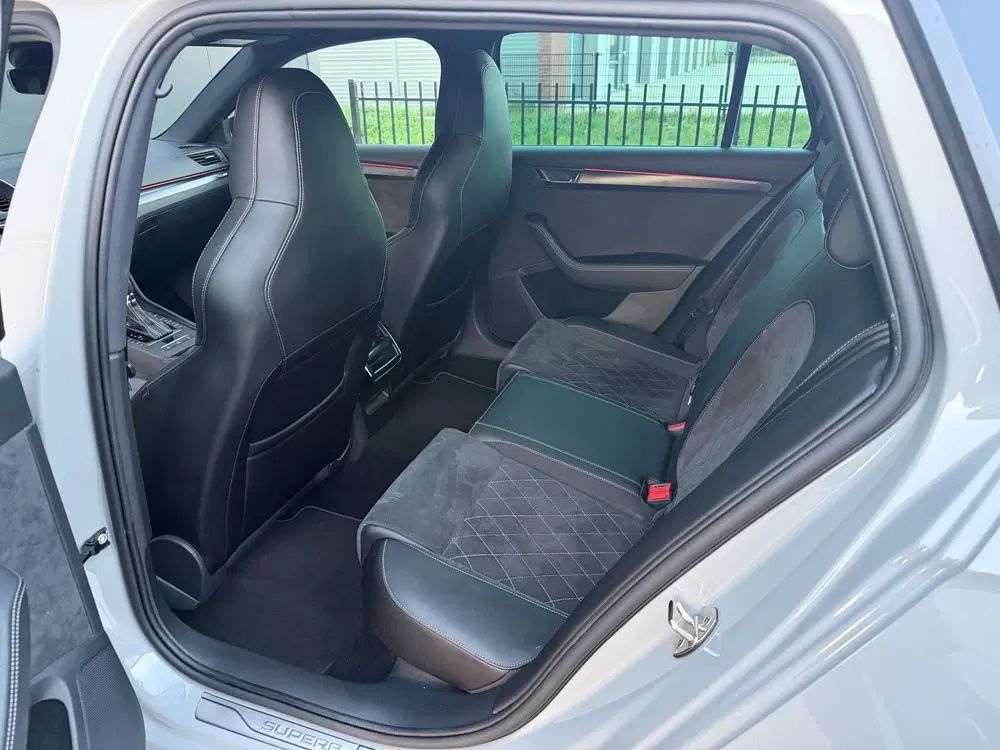 Skoda Superb 1.4 TSI iV Sportline uit 2022, foto 12