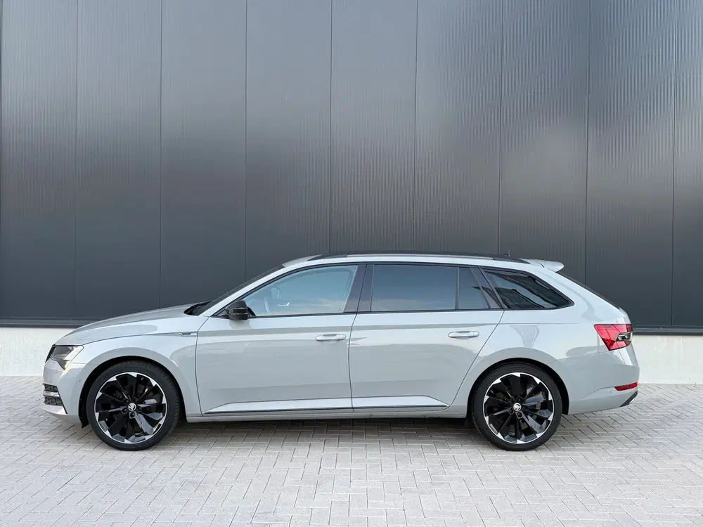 Skoda Superb 1.4 TSI iV Sportline uit 2022, foto 9
