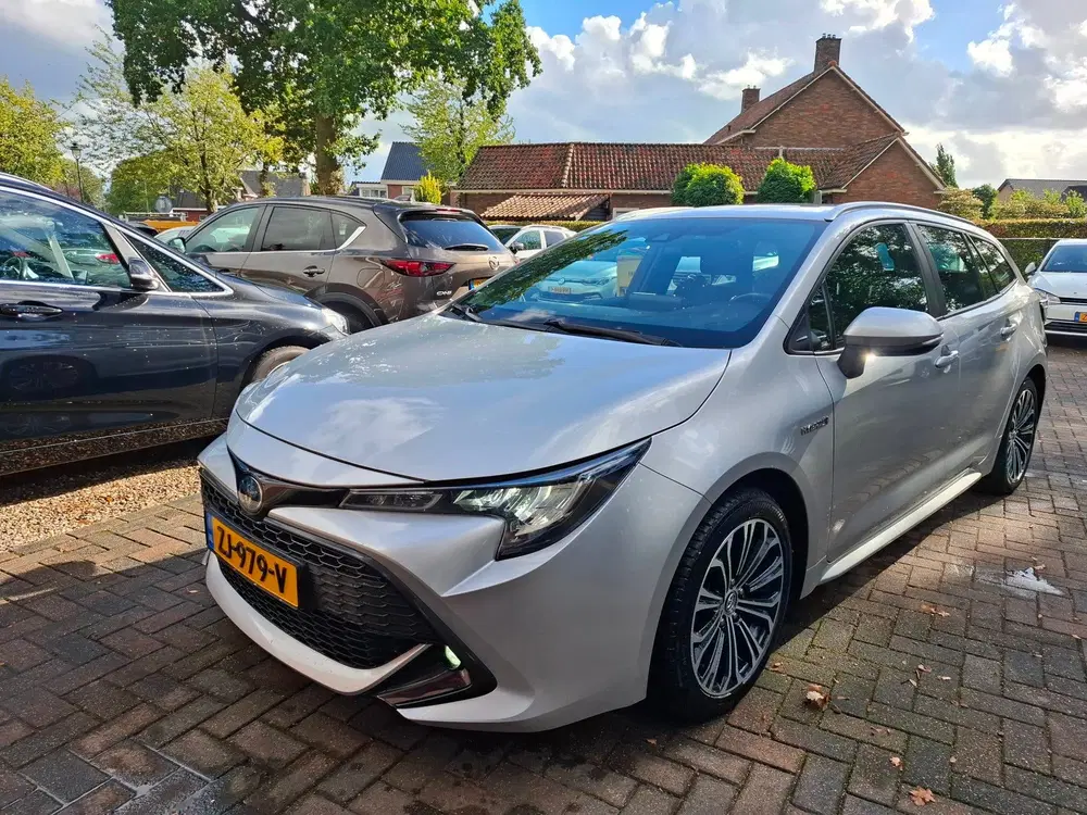 Toyota Corolla 2.0 Hybrid First Edition. 2 li uit 2019, foto 14