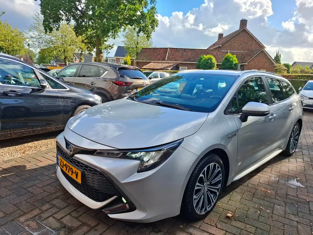 Toyota Corolla 2.0 Hybrid First Edition. 2 li uit 2019, foto 15