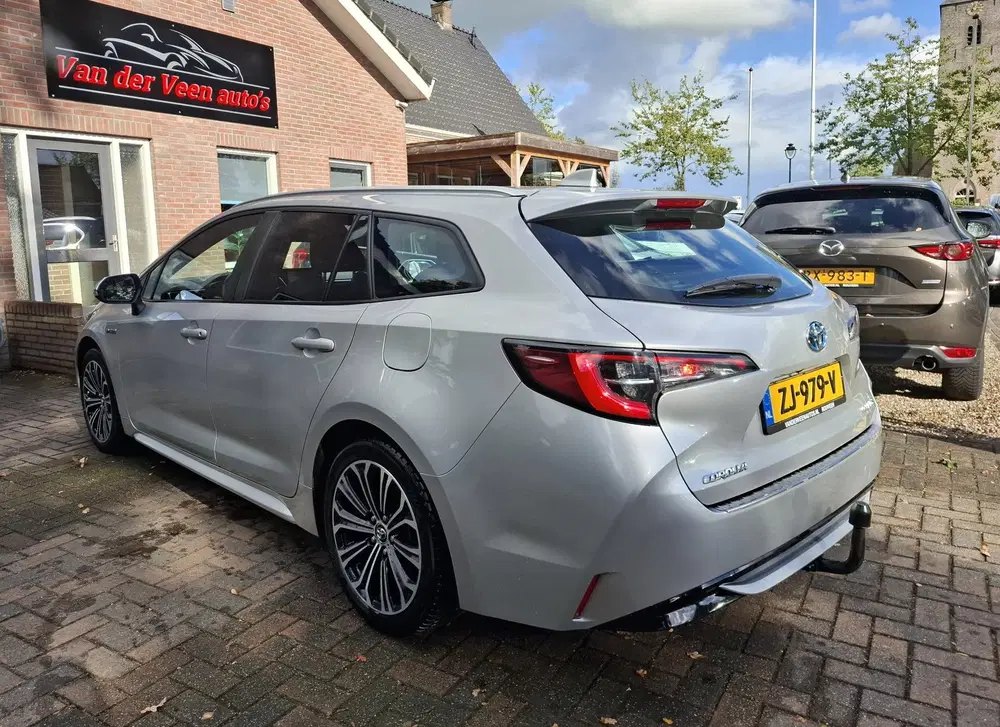 Toyota Corolla 2.0 Hybrid First Edition. 2 li uit 2019, foto 3