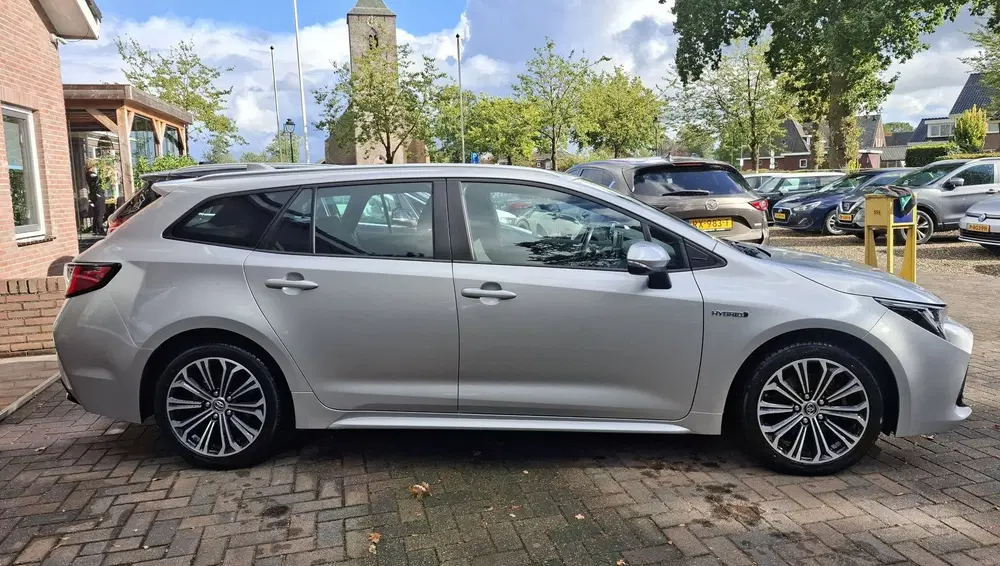 Toyota Corolla 2.0 Hybrid First Edition. 2 li uit 2019, foto 6