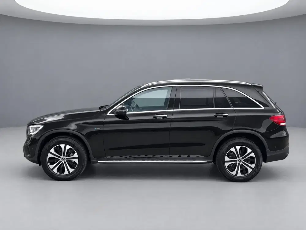 Mercedes-Benz GLC 300e 4MATIC Advantage uit 2021, foto 3