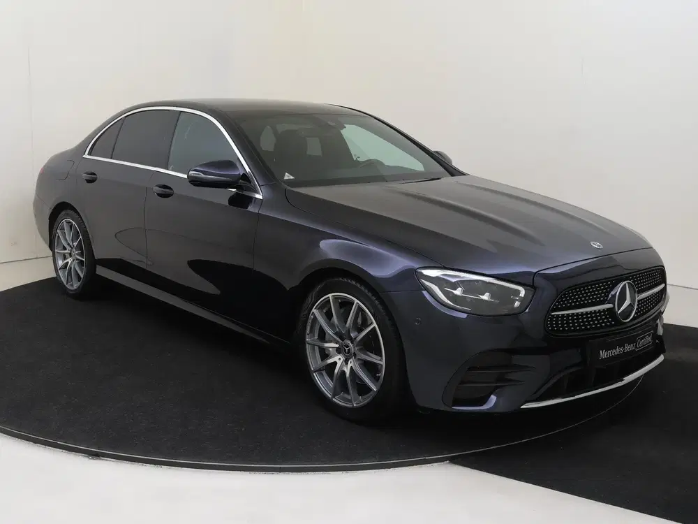 Mercedes-Benz E-Klasse 200 AMG Line uit 2023, foto 2