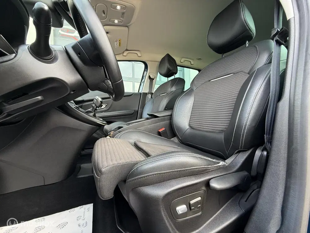 Renault Grand Scenic 1.3 TCe Bose 7p. Trekhk Camera Gr-Navi uit 2019, foto 4