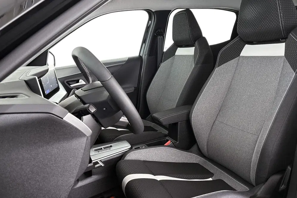 Opel Frontera 1.2 Turbo Hybrid GS 7 Zits Achteruitrijcam uit 2025, foto 6