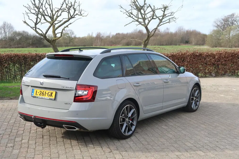 Skoda Octavia 2.0 TSI RS 245 Business VRS PANO-DAK uit 2020, foto 11