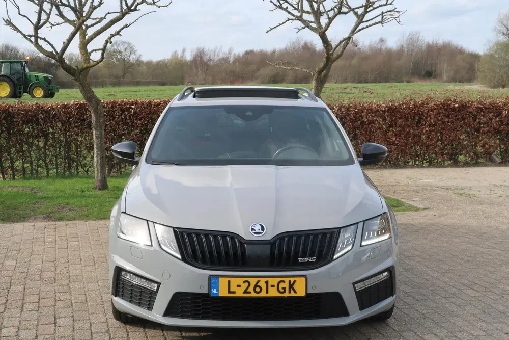 Skoda Octavia 2.0 TSI RS 245 Business VRS PANO-DAK uit 2020, foto 2