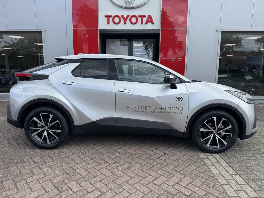 Toyota C-HR Hybrid 140 Dynamic uit 2025, foto 2