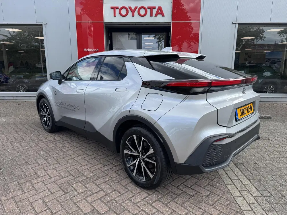 Toyota C-HR Hybrid 140 Dynamic uit 2025, foto 3