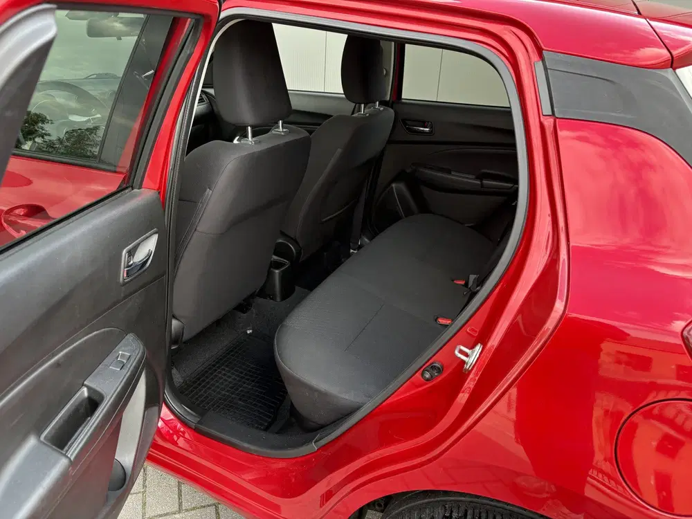 Suzuki Swift 1.2 AllGrip 4x4 Stijl Smart Hybrid Carplay uit 2019, foto 12