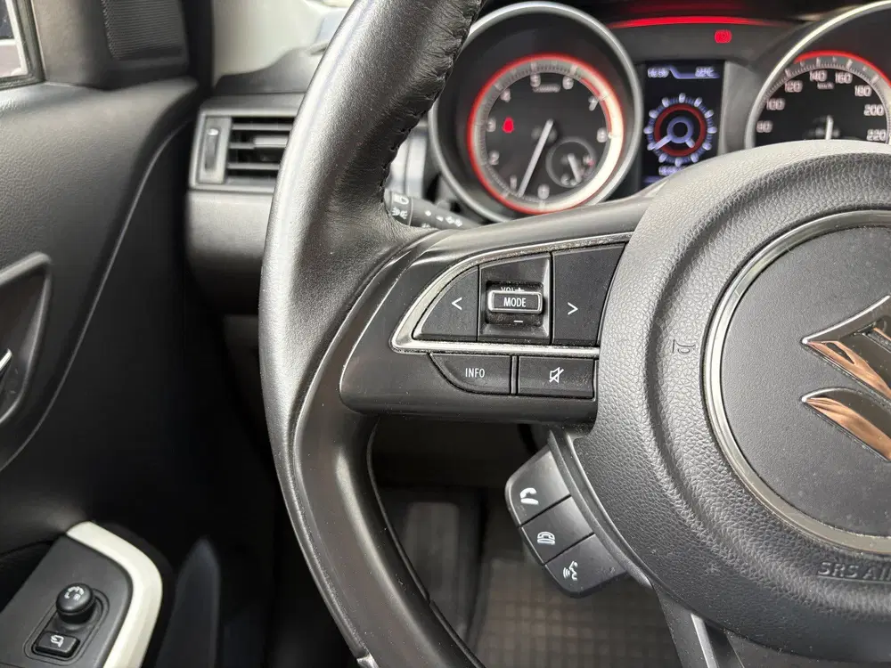 Suzuki Swift 1.2 AllGrip 4x4 Stijl Smart Hybrid Carplay uit 2019, foto 15