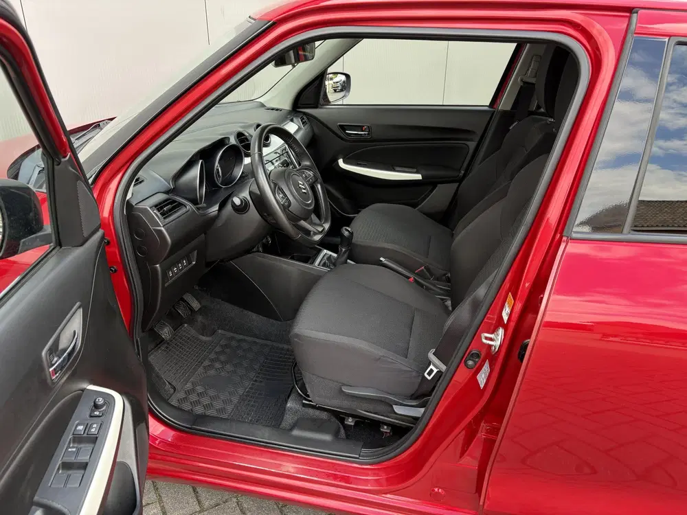 Suzuki Swift 1.2 AllGrip 4x4 Stijl Smart Hybrid Carplay uit 2019, foto 7