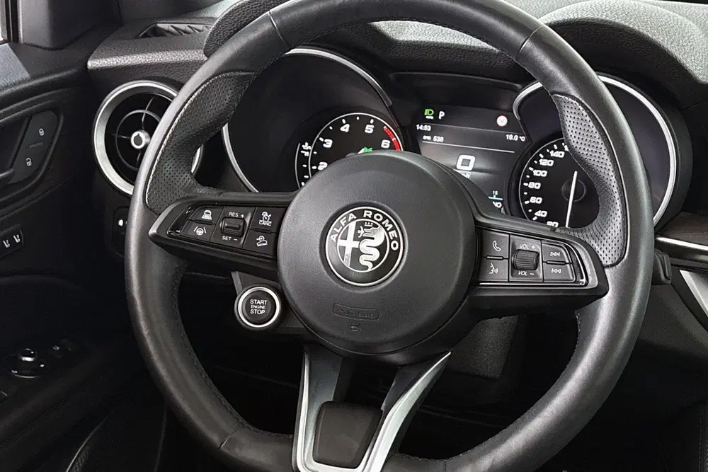 Alfa Romeo Stelvio 2.0 T AWD Veloce Ti 280PK Pano Leder Stuu uit 2022, foto 12