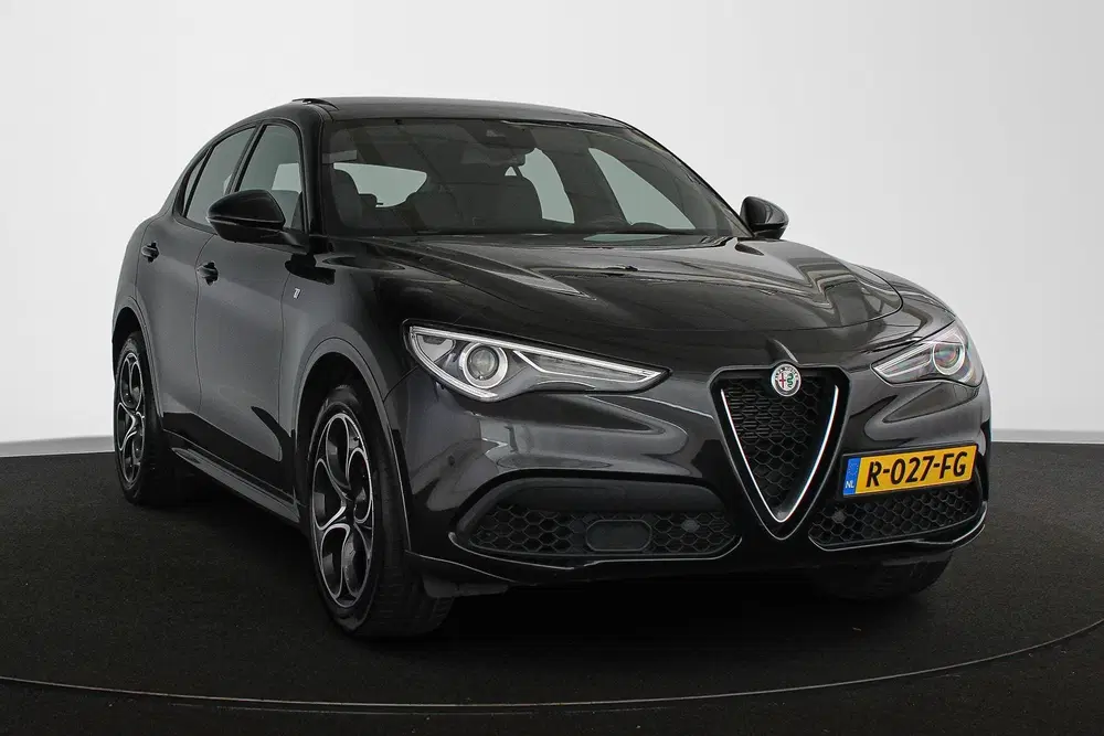 Alfa Romeo Stelvio 2.0 T AWD Veloce Ti 280PK Pano Leder Stuu uit 2022, foto 2