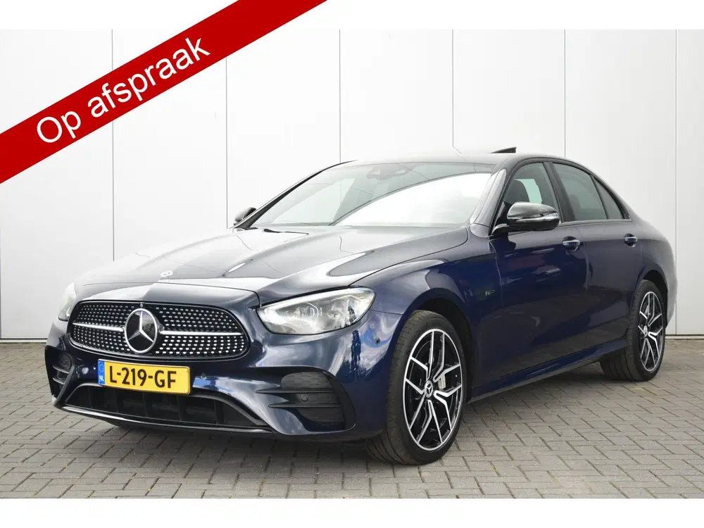Mercedes-Benz E-Klasse 300 e 4MATIC AMG Line SOH 100% Camera uit 2020