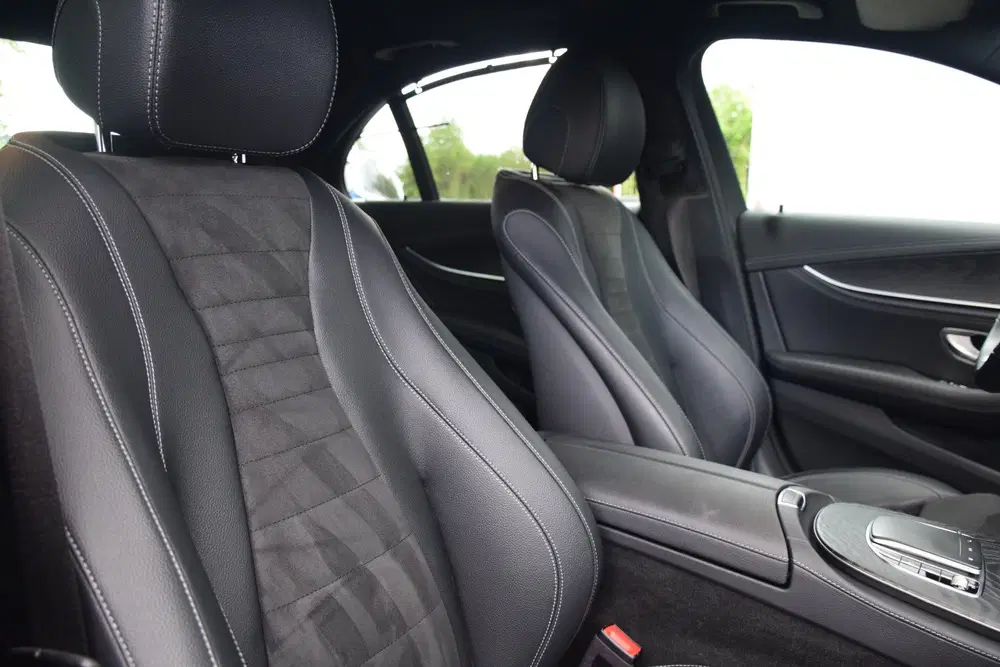 Mercedes-Benz E-Klasse 300 e 4MATIC AMG Line SOH 100% Camera uit 2020, foto 11