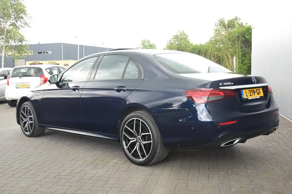 Mercedes-Benz E-Klasse 300 e 4MATIC AMG Line SOH 100% Camera uit 2020, foto 7