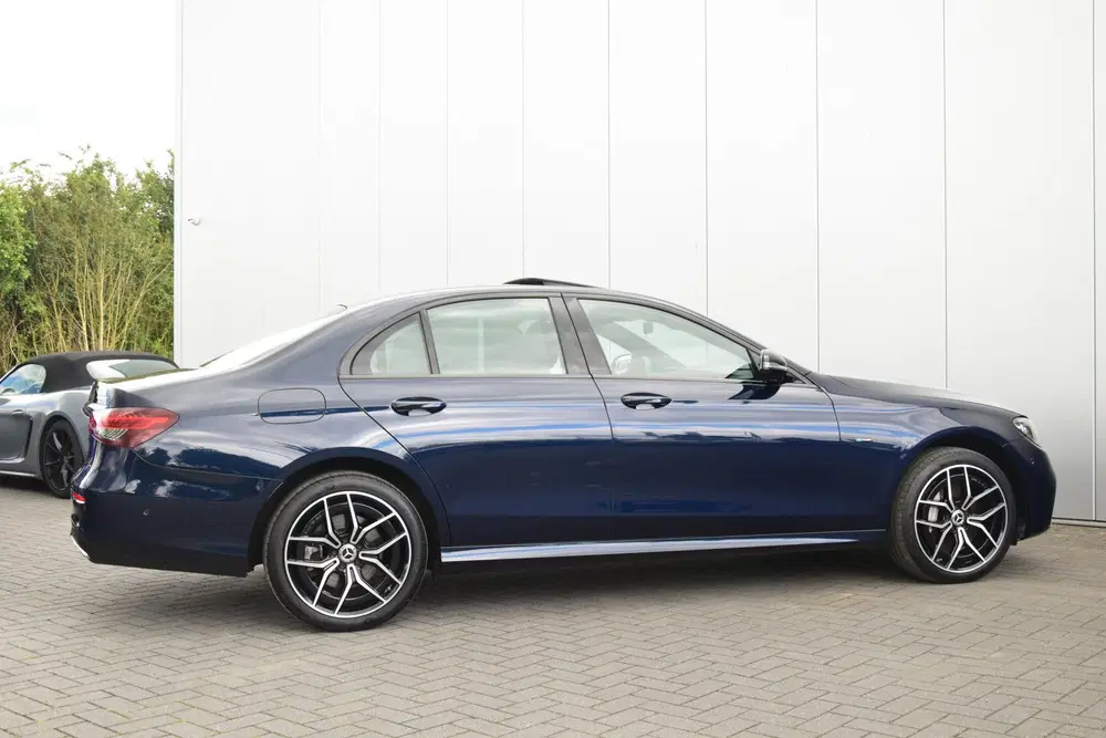 Mercedes-Benz E-Klasse 300 e 4MATIC AMG Line SOH 100% Camera uit 2020, foto 8