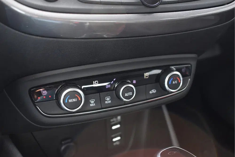 Opel Crossland 1.2 Turbo Innovation Stoel uit 2019, foto 10