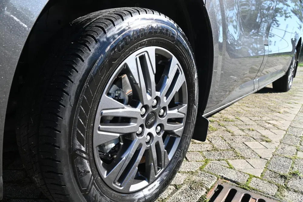Ford Transit Custom 320 L2H1 Limited 65 kWh uit 2024, foto 12